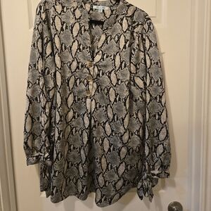 She + Sky Black and Gray Animal Print Top